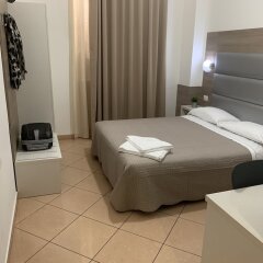 Hotel Siro сейф в номере