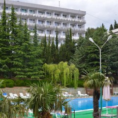Гостиница Кирова (г.Ялта) бассейн