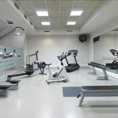 Отель HYLLIT Антверпен фитнесс-зал