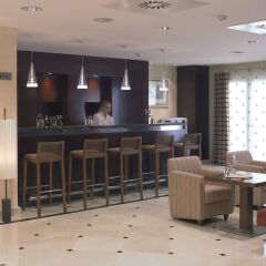 Отель NH Marbella гостиничный бар