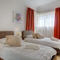 Отель Ocean Front LUX Apartment wt Pool, Upmarket Area Мальта, Слима - отзывы, цены и фото номеров - забронировать отель Ocean Front LUX Apartment wt Pool, Upmarket Area онлайн комната для гостей