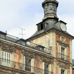 Отель Mercure Madrid Centro городской автобус