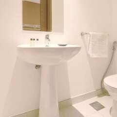 Отель Luxurious Getaway Right Across City Walk Mall Дубай ванная