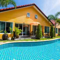 Отель Lemon Tree Naturist Phuket Niharn Beach с домашними животными