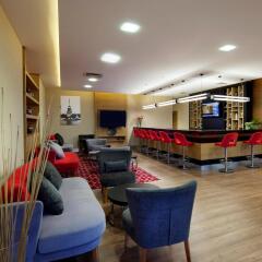 Отель Hilton Garden Inn Istanbul Golden Horn гостиничный бар