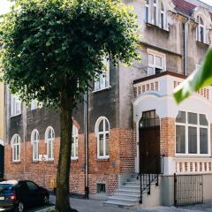 Апартаменты Sanhaus Apartments - Fiszera парковка