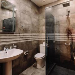 Отель Old House Грузия, Местиа - отзывы, цены и фото номеров - забронировать отель Old House онлайн ванная