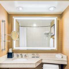Отель Sheraton Toronto Airport Hotel & Conference Centre Канада, Торонто - отзывы, цены и фото номеров - забронировать отель Sheraton Toronto Airport Hotel & Conference Centre онлайн ванная