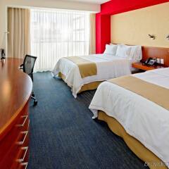 Отель Holiday Inn Express Guadalajara Expo комната для гостей фото 5