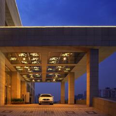 Radisson Blu Hotel New Delhi Dwarka парковка