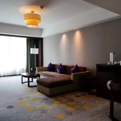 Отель Holiday Inn Shifu Гуанчжоу комната для гостей фото 3