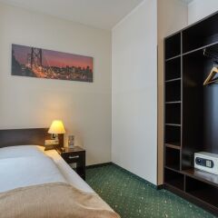 Centro Hotel Berlin Kurfürstendamm Берлин сейф в номере