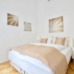 Апартаменты Luxury Apartment by Hi5 - Havas Street Будапешт комната для гостей фото 2