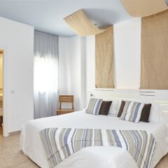 Отель Apartamentos Castavi Испания, Форментера - отзывы, цены и фото номеров - забронировать отель Apartamentos Castavi онлайн комната для гостей фото 3