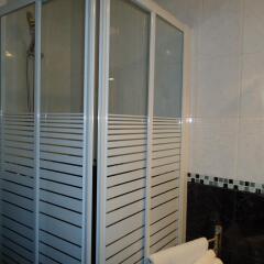 Отель Hipotel Paris Gambetta République ванная фото 10