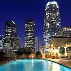 Апартаменты DTLA Apartment With Parking and Pool бассейн фото 2