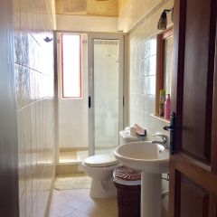 Отель Qronfla Farm Five Stars Holiday House Мальта, Зеббудж - отзывы, цены и фото номеров - забронировать отель Qronfla Farm Five Stars Holiday House онлайн ванная
