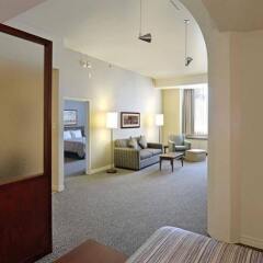 Отель Le Square Phillips Hotel And Suites Канада, Монреаль - отзывы, цены и фото номеров - забронировать отель Le Square Phillips Hotel And Suites онлайн банкомат