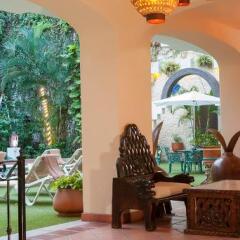 Отель Los Arcos Suites Пуэрто-Вальярта