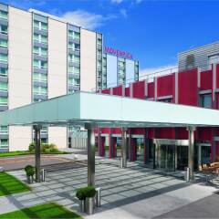 Отель Movenpick Hotel Zuerich-Airport Швейцария, Глаттбруг - 2 отзыва об отеле, цены и фото номеров - забронировать отель Movenpick Hotel Zuerich-Airport онлайн вид на фасад