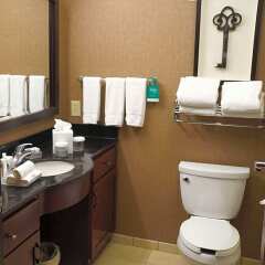 Отель Homewood Suites by Hilton Indianapolis Downtown ванная фото 2
