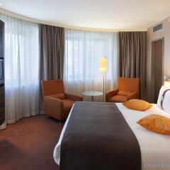 Гостиница Holiday Inn Almaty комната для гостей фото 5