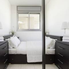 Отель Sea N' Rent - Ramat Aviv 3 Bed Тель-Авив ванная