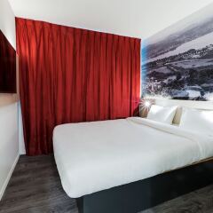Отель B&B Hotel Zürich Airport Rümlang Швейцария, Рюмланг - отзывы, цены и фото номеров - забронировать отель B&B Hotel Zürich Airport Rümlang онлайн комната для гостей фото 5