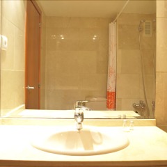 Отель ApartUP Blue Opera View Испания, Валенсия - отзывы, цены и фото номеров - забронировать отель ApartUP Blue Opera View онлайн ванная