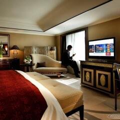 V-Continent Parkview Wuzhou Hotel интерьер отеля