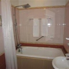 Отель Atlantic Tuan Chau Hotel Вьетнам, Халонг - отзывы, цены и фото номеров - забронировать отель Atlantic Tuan Chau Hotel онлайн ванная фото 2