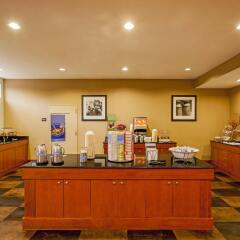 Отель Hampton Inn New York - LaGuardia Airport США, Нью-Йорк - отзывы, цены и фото номеров - забронировать отель Hampton Inn New York - LaGuardia Airport онлайн питание фото 3