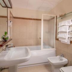 Отель Parkhotel Villa Grazioli ванная фото 2