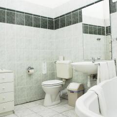 Отель Kalvin House Будапешт ванная
