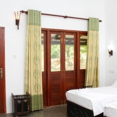 Отель Yala Way Hide Resort сейф в номере