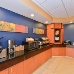Отель Fairfield Inn And Suites By Marriott Columbus West Колумбус питание