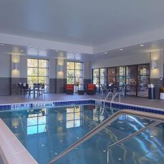 Отель Hampton Inn & Suites Columbus/University Area бассейн