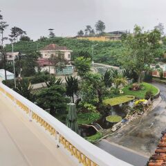 Отель An Nhien Villa Далат балкон