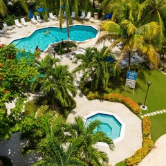 Отель Comfort Suites Seven Mile Beach Каймановы острова, Севен-Майл-Бич - отзывы, цены и фото номеров - забронировать отель Comfort Suites Seven Mile Beach онлайн бассейн фото 3