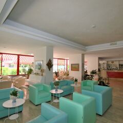 Hotel De Amicis Риччоне бассейн
