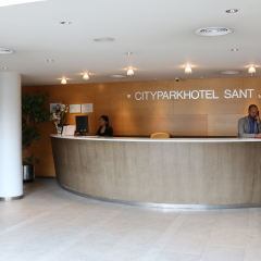 Отель HLG CityPark Sant Just интерьер отеля фото 3