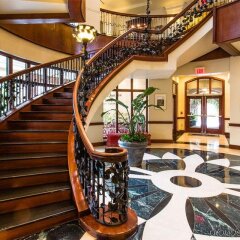 Отель French Quarter Inn интерьер отеля фото 3