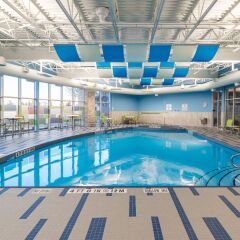 Отель Staybridge Suites Saskatoon - University бассейн фото 3