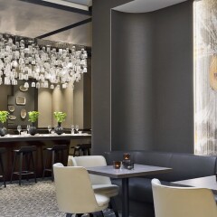 Renaissance Wien Hotel гостиничный бар