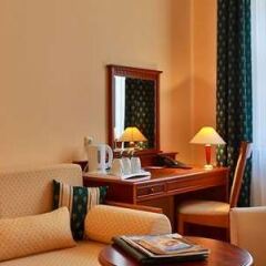 Отель Best Western Plus Hotel Meteor Plaza Чехия, Прага - 6 отзывов об отеле, цены и фото номеров - забронировать отель Best Western Plus Hotel Meteor Plaza онлайн удобства в номере фото 2