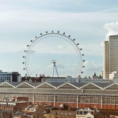 Отель Hampton by Hilton London Waterloo пляж