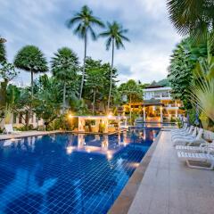 Отель Koh Tao Montra Resort & Spa бассейн