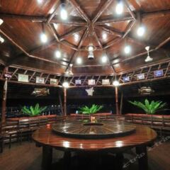 Отель Dragon Inn Floating Resort питание