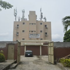 Hotel La Citadelle in Abidjan, Cote d'Ivoire from 21$, photos, reviews - zenhotels.com parking