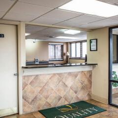 Отель Quality Inn And Suites Monroe интерьер отеля фото 2